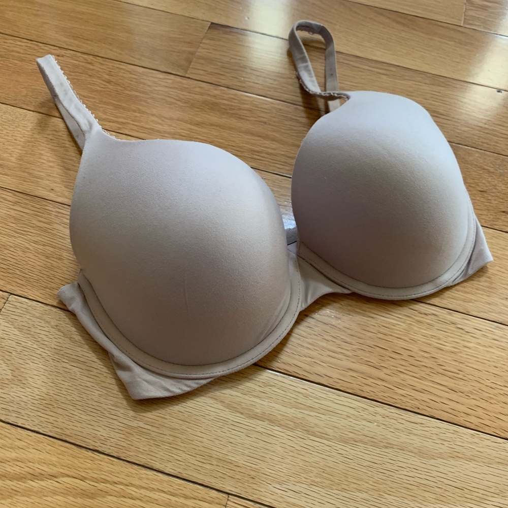 Victoria’s Secret 32DDD Nude padded bra